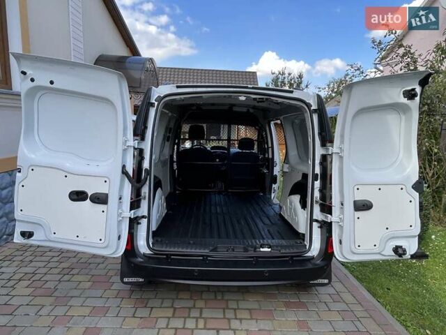 Белый Рено Кенгу, объемом двигателя 1.5 л и пробегом 179 тыс. км за 12500 $, фото 17 на Automoto.ua