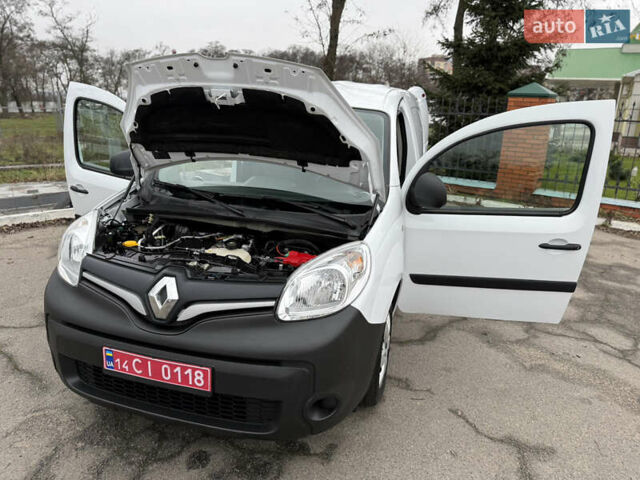 Белый Рено Кенгу, объемом двигателя 1.5 л и пробегом 118 тыс. км за 12599 $, фото 108 на Automoto.ua