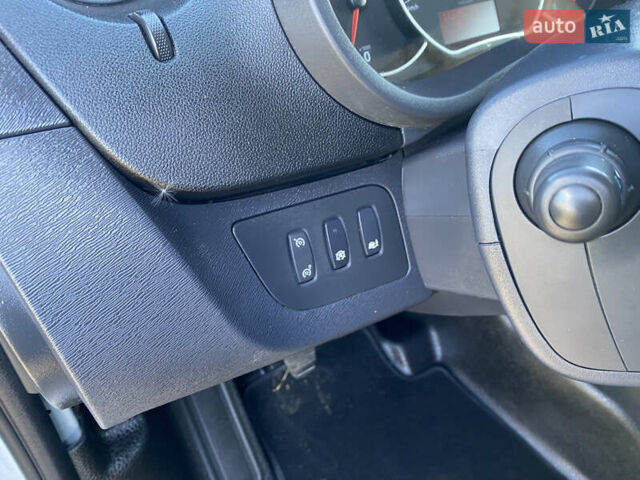 Білий Рено Кєнгу, об'ємом двигуна 1.5 л та пробігом 142 тис. км за 14999 $, фото 20 на Automoto.ua