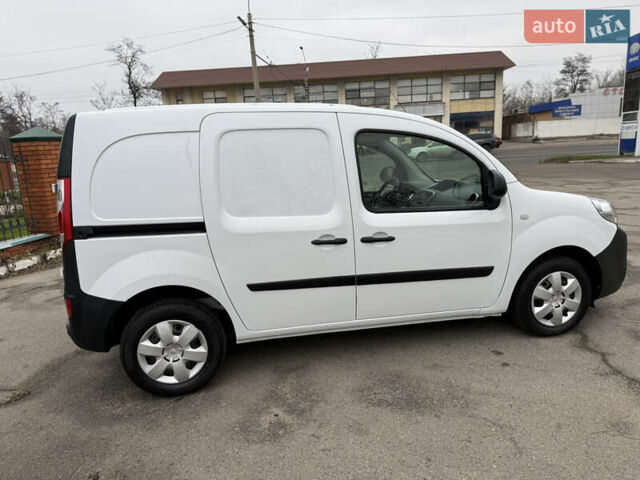 Белый Рено Кенгу, объемом двигателя 1.5 л и пробегом 118 тыс. км за 12599 $, фото 13 на Automoto.ua