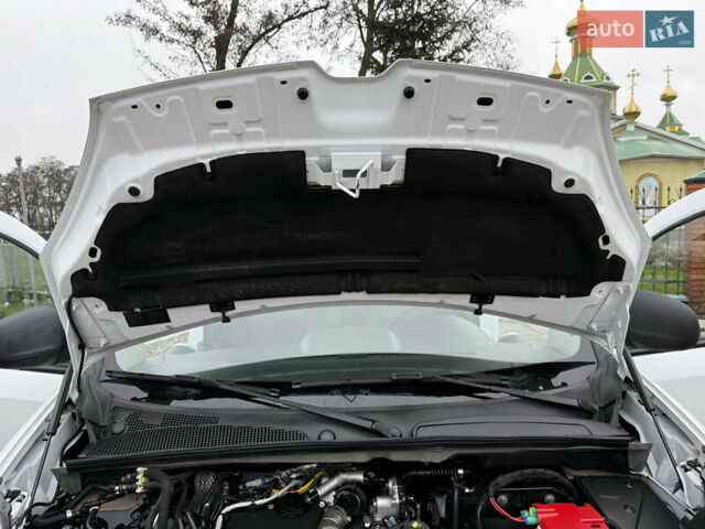 Белый Рено Кенгу, объемом двигателя 1.5 л и пробегом 118 тыс. км за 12599 $, фото 86 на Automoto.ua