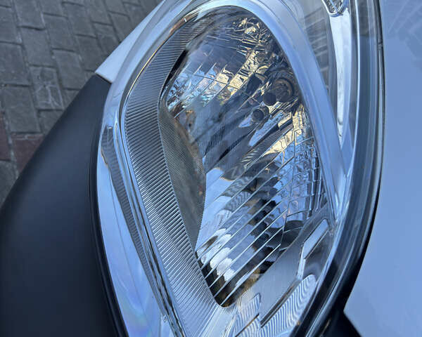 Білий Рено Кєнгу, об'ємом двигуна 1.5 л та пробігом 102 тис. км за 12500 $, фото 76 на Automoto.ua