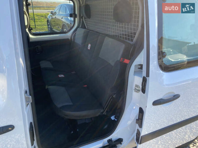 Білий Рено Кєнгу, об'ємом двигуна 1.5 л та пробігом 142 тис. км за 14999 $, фото 34 на Automoto.ua