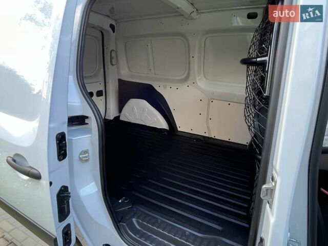 Белый Рено Кенгу, объемом двигателя 1.5 л и пробегом 179 тыс. км за 12500 $, фото 16 на Automoto.ua