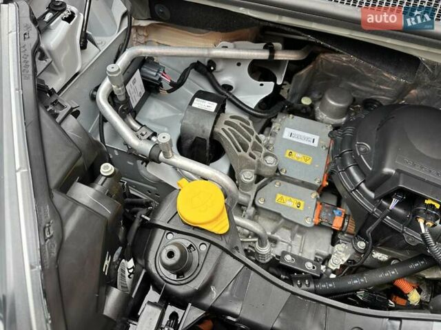 Белый Рено Кенгу, объемом двигателя 0 л и пробегом 54 тыс. км за 12500 $, фото 54 на Automoto.ua