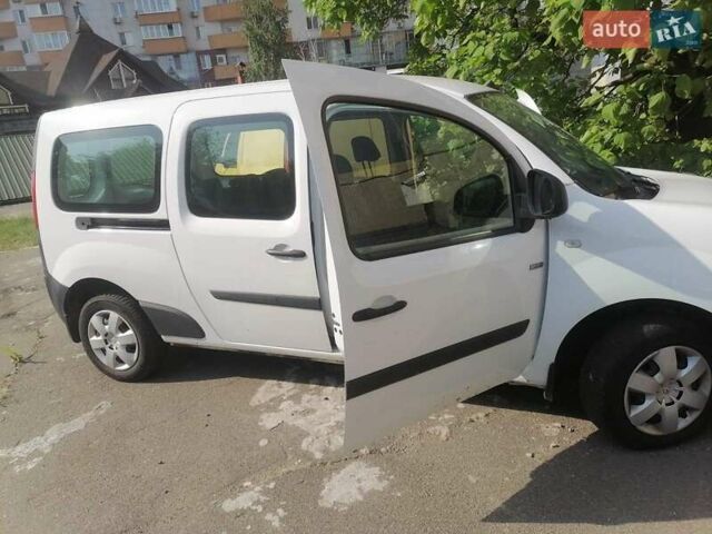 Белый Рено Кенгу, объемом двигателя 0 л и пробегом 29 тыс. км за 13035 $, фото 19 на Automoto.ua