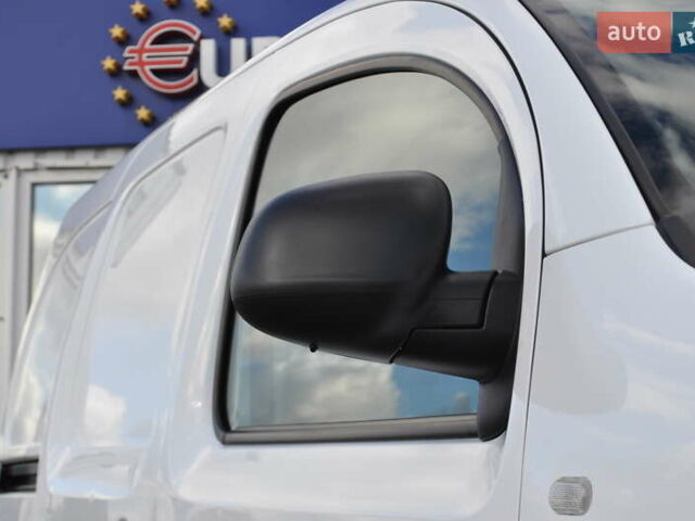Рено Кенгу 2021 в Киеве на Automoto.ua Белый Рено Кенгу, объемом двигателя 1.5 л и пробегом 232 тыс. км за 12500 $, фото 11 на Automoto.ua