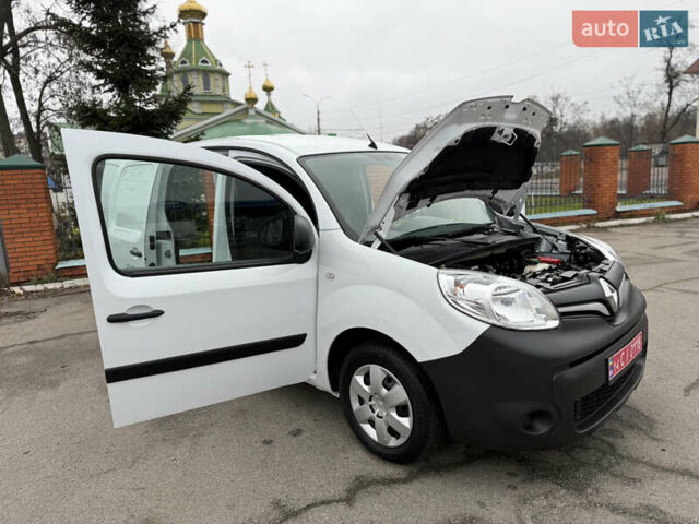 Белый Рено Кенгу, объемом двигателя 1.5 л и пробегом 118 тыс. км за 12599 $, фото 91 на Automoto.ua
