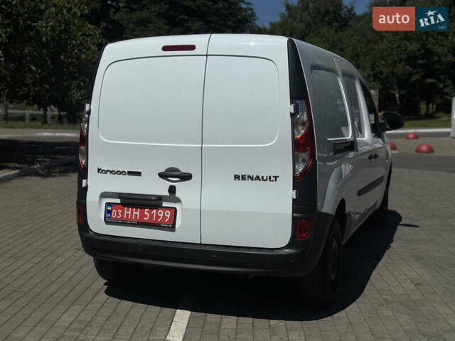 Белый Рено Кенгу, объемом двигателя 1.46 л и пробегом 188 тыс. км за 13700 $, фото 2 на Automoto.ua
