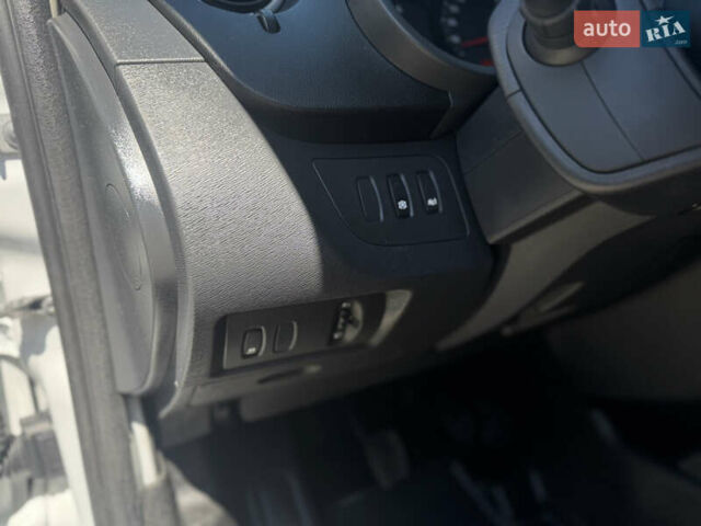 Белый Рено Кенгу, объемом двигателя 1.46 л и пробегом 188 тыс. км за 13700 $, фото 16 на Automoto.ua