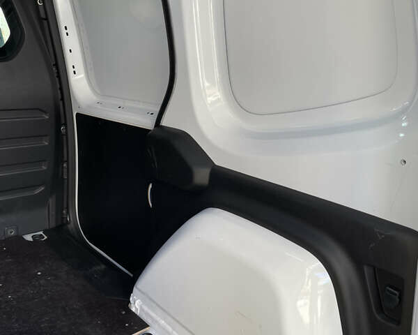 Білий Рено Кєнгу, об'ємом двигуна 0 л та пробігом 30 тис. км за 16500 $, фото 18 на Automoto.ua