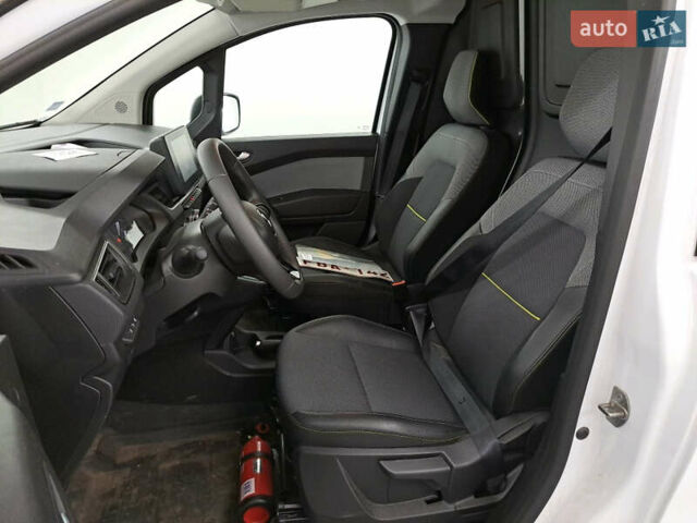 Белый Рено Кенгу, объемом двигателя 0 л и пробегом 12 тыс. км за 19700 $, фото 23 на Automoto.ua