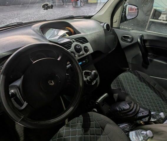 Белый Рено Кенгу, объемом двигателя 1.5 л и пробегом 365 тыс. км за 5500 $, фото 8 на Automoto.ua