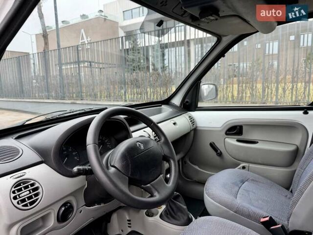 Белый Рено Кенгу, объемом двигателя 1.4 л и пробегом 220 тыс. км за 3800 $, фото 12 на Automoto.ua