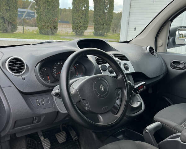 Белый Рено Кенгу, объемом двигателя 1.46 л и пробегом 263 тыс. км за 6000 $, фото 8 на Automoto.ua