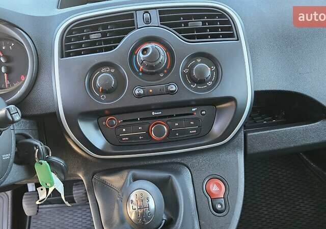 Белый Рено Кенгу, объемом двигателя 1.5 л и пробегом 211 тыс. км за 14700 $, фото 15 на Automoto.ua