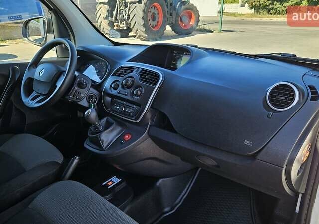 Белый Рено Кенгу, объемом двигателя 1.5 л и пробегом 211 тыс. км за 14700 $, фото 27 на Automoto.ua