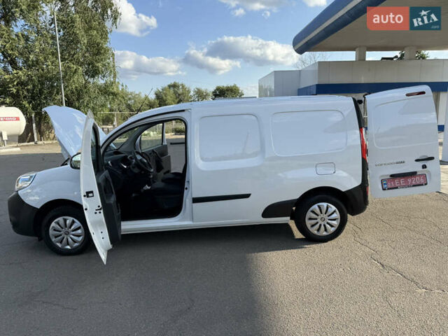 Белый Рено Кенгу, объемом двигателя 1.5 л и пробегом 134 тыс. км за 13999 $, фото 110 на Automoto.ua