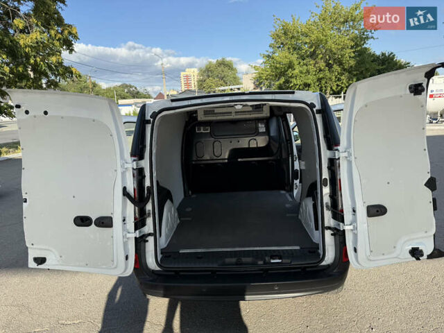 Белый Рено Кенгу, объемом двигателя 1.5 л и пробегом 134 тыс. км за 13999 $, фото 81 на Automoto.ua