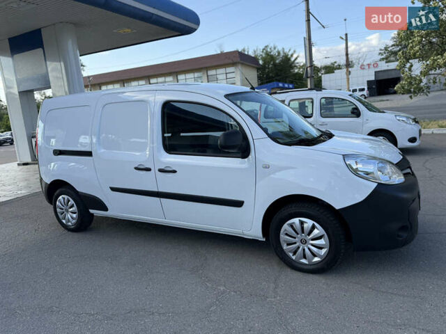 Белый Рено Кенгу, объемом двигателя 1.5 л и пробегом 134 тыс. км за 13999 $, фото 12 на Automoto.ua