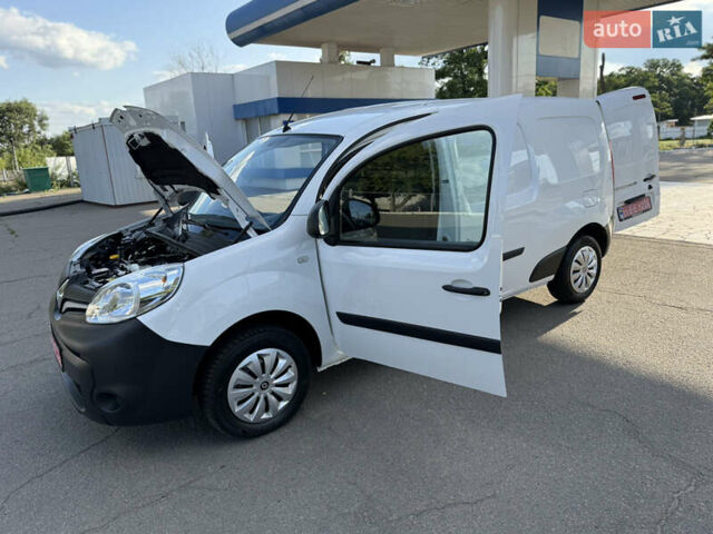 Белый Рено Кенгу, объемом двигателя 1.5 л и пробегом 134 тыс. км за 13999 $, фото 112 на Automoto.ua