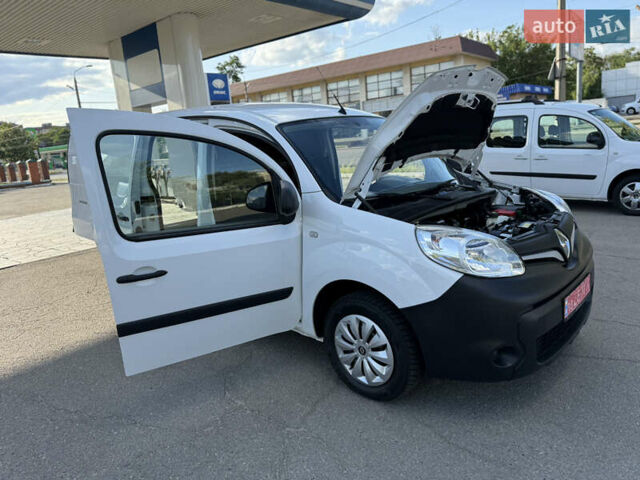 Белый Рено Кенгу, объемом двигателя 1.5 л и пробегом 134 тыс. км за 13999 $, фото 99 на Automoto.ua
