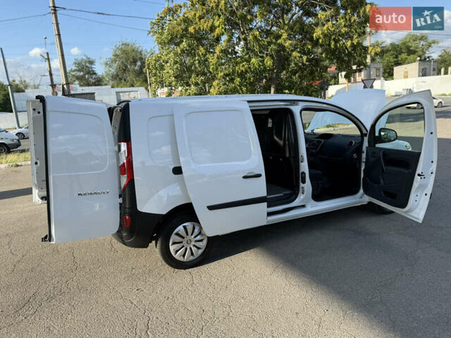 Белый Рено Кенгу, объемом двигателя 1.5 л и пробегом 134 тыс. км за 13999 $, фото 103 на Automoto.ua
