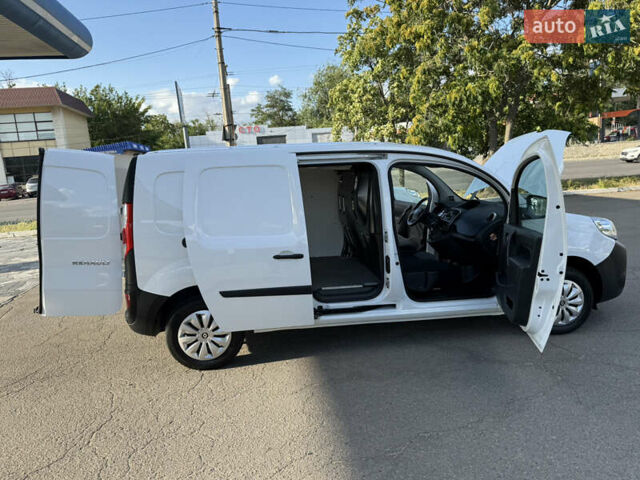 Белый Рено Кенгу, объемом двигателя 1.5 л и пробегом 134 тыс. км за 13999 $, фото 102 на Automoto.ua