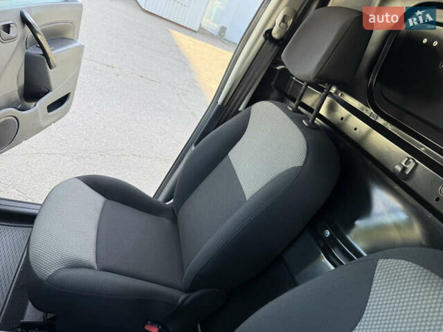 Белый Рено Кенгу, объемом двигателя 1.5 л и пробегом 134 тыс. км за 13999 $, фото 65 на Automoto.ua