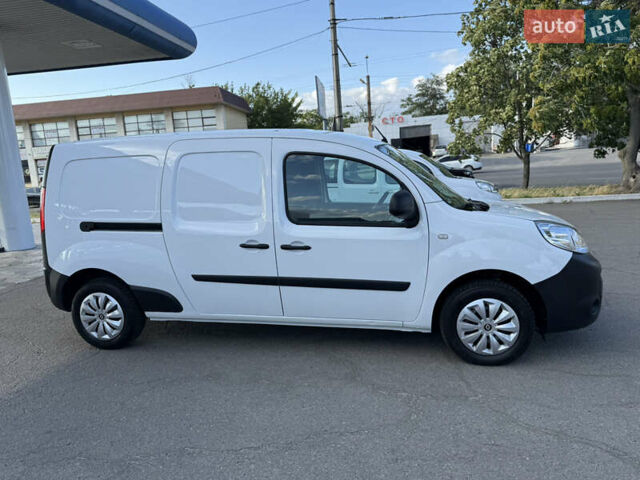 Белый Рено Кенгу, объемом двигателя 1.5 л и пробегом 134 тыс. км за 13999 $, фото 13 на Automoto.ua