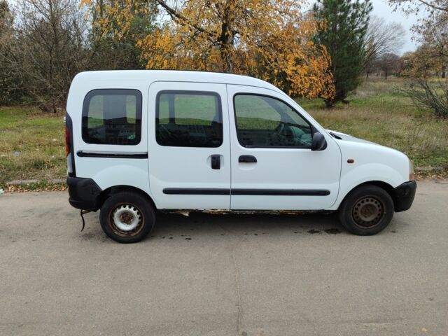 Белый Рено Кенгу, объемом двигателя 1.1 л и пробегом 303 тыс. км за 2500 $, фото 1 на Automoto.ua