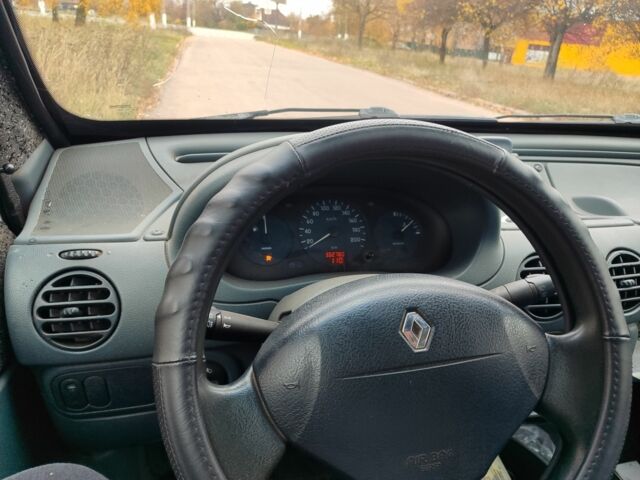 Белый Рено Кенгу, объемом двигателя 1.1 л и пробегом 303 тыс. км за 2500 $, фото 7 на Automoto.ua