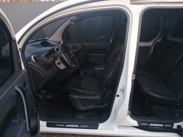 Белый Рено Кенгу, объемом двигателя 1.5 л и пробегом 244 тыс. км за 9999 $, фото 17 на Automoto.ua