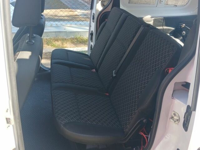 Белый Рено Кенгу, объемом двигателя 1.5 л и пробегом 244 тыс. км за 9999 $, фото 23 на Automoto.ua