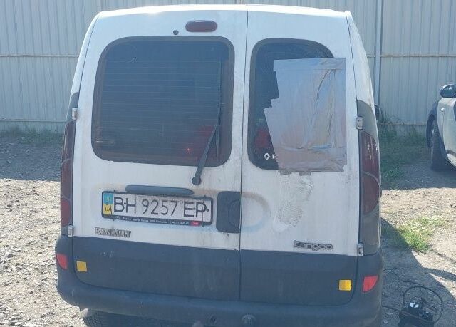 Білий Рено Кєнгу, об'ємом двигуна 1.9 л та пробігом 374 тис. км за 728 $, фото 2 на Automoto.ua