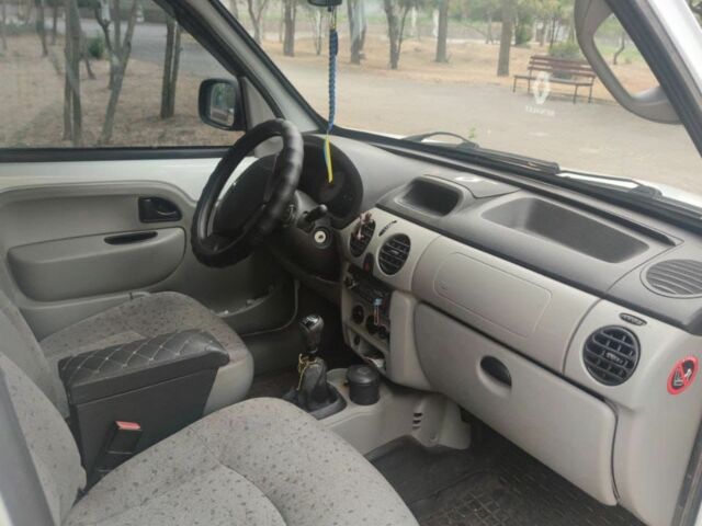 Білий Рено Кєнгу, об'ємом двигуна 1.6 л та пробігом 250 тис. км за 5299 $, фото 6 на Automoto.ua