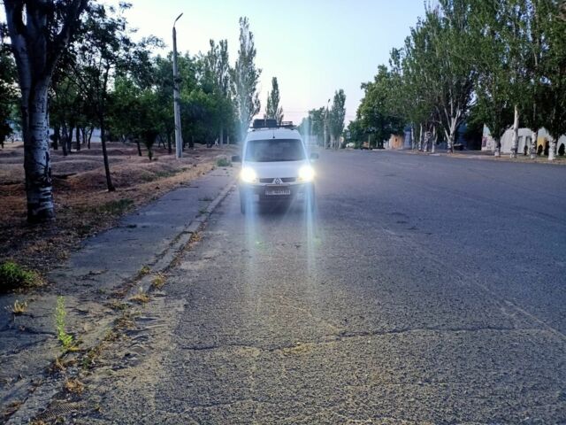 Білий Рено Кєнгу, об'ємом двигуна 1.6 л та пробігом 250 тис. км за 5299 $, фото 13 на Automoto.ua