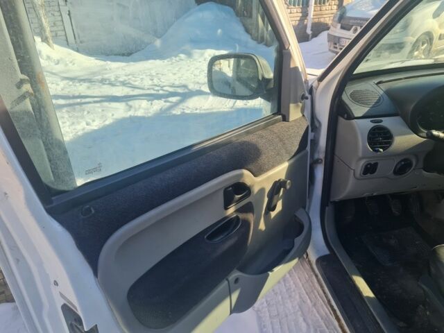 Белый Рено Кенгу, объемом двигателя 0 л и пробегом 300 тыс. км за 1600 $, фото 5 на Automoto.ua