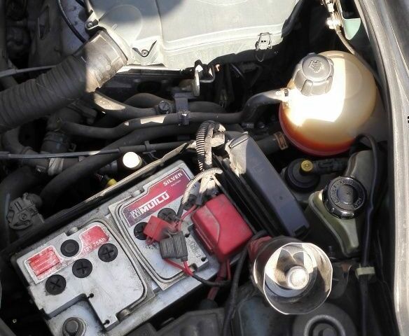 Білий Рено Кєнгу, об'ємом двигуна 1.5 л та пробігом 283 тис. км за 4500 $, фото 4 на Automoto.ua