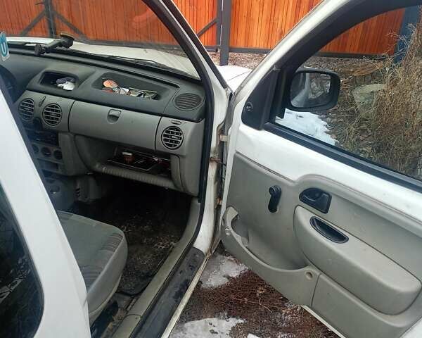 Білий Рено Кєнгу, об'ємом двигуна 1.4 л та пробігом 344 тис. км за 2600 $, фото 10 на Automoto.ua