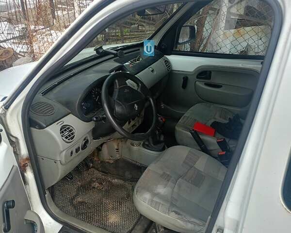 Білий Рено Кєнгу, об'ємом двигуна 1.4 л та пробігом 344 тис. км за 2600 $, фото 6 на Automoto.ua