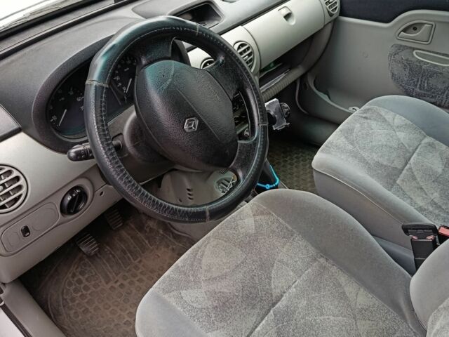 Белый Рено Кенгу, объемом двигателя 1.5 л и пробегом 355 тыс. км за 4200 $, фото 3 на Automoto.ua