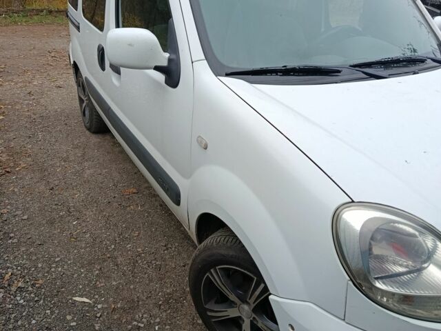 Белый Рено Кенгу, объемом двигателя 1.5 л и пробегом 355 тыс. км за 4200 $, фото 4 на Automoto.ua