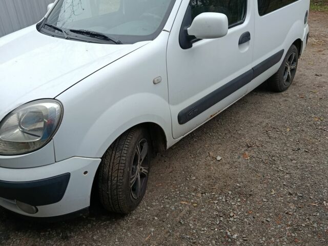 Белый Рено Кенгу, объемом двигателя 1.5 л и пробегом 355 тыс. км за 4200 $, фото 5 на Automoto.ua