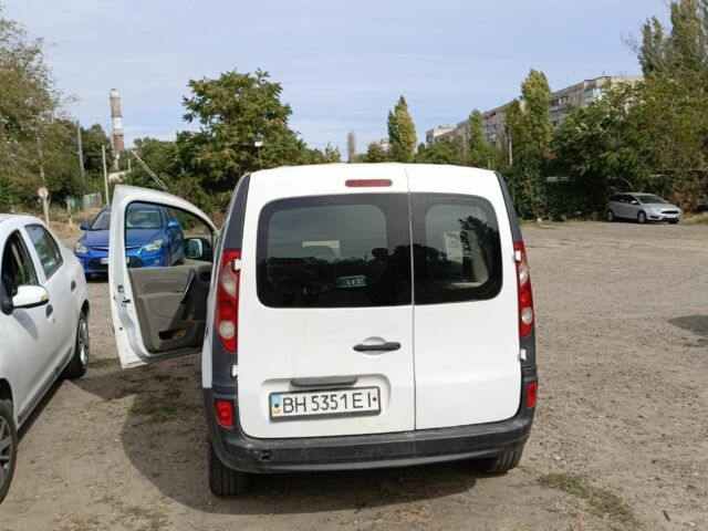 Белый Рено Кенгу, объемом двигателя 0 л и пробегом 273 тыс. км за 4800 $, фото 1 на Automoto.ua