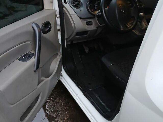 Белый Рено Кенгу, объемом двигателя 1.5 л и пробегом 212 тыс. км за 6000 $, фото 6 на Automoto.ua