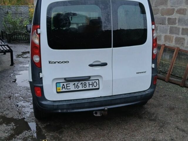 Белый Рено Кенгу, объемом двигателя 1.5 л и пробегом 212 тыс. км за 6000 $, фото 3 на Automoto.ua