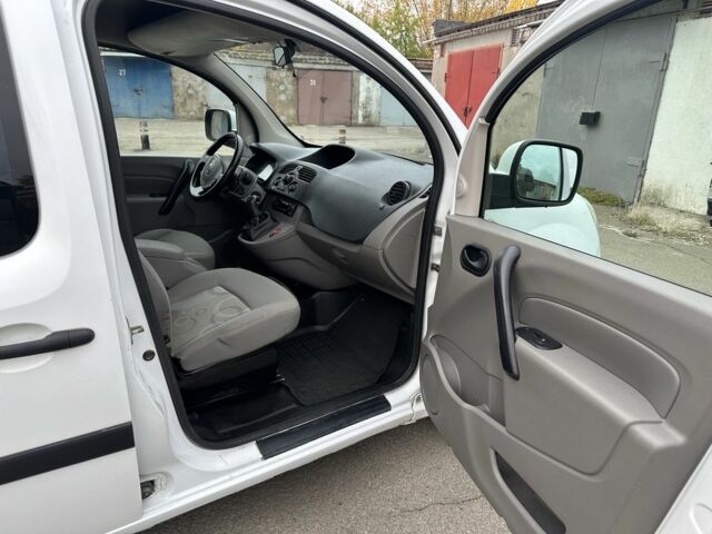 Білий Рено Кєнгу, об'ємом двигуна 1.5 л та пробігом 175 тис. км за 6500 $, фото 10 на Automoto.ua