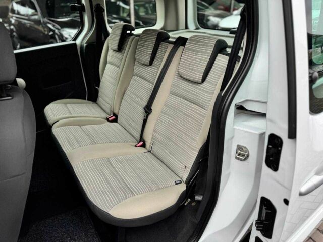 Белый Рено Кенгу, объемом двигателя 1.5 л и пробегом 239 тыс. км за 8500 $, фото 13 на Automoto.ua