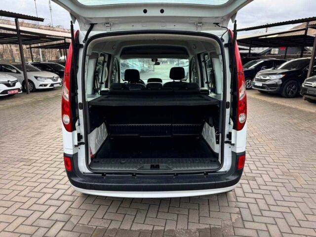 Белый Рено Кенгу, объемом двигателя 1.5 л и пробегом 221 тыс. км за 8700 $, фото 6 на Automoto.ua